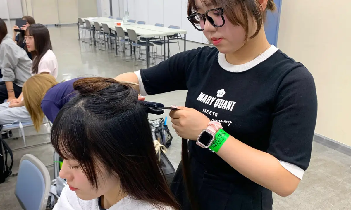アソビシステム