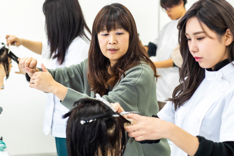 ヘアメイク科 福岡ベルエポック美容専門学校