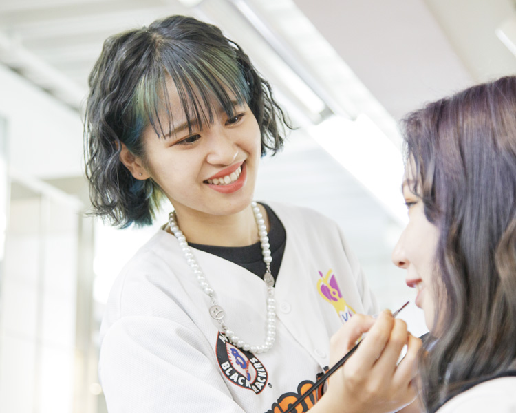 ヘアメイク専攻のイメージ