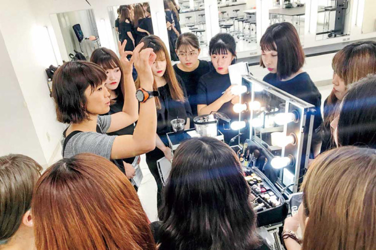 ヘアメイク科 福岡ベルエポック美容専門学校 ヘアメイク科 福岡ベルエポック美容専門学校