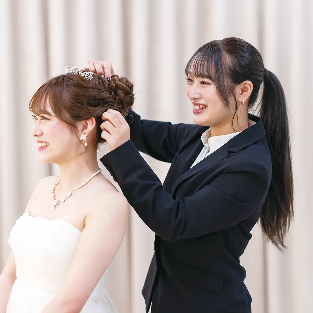 ブライダルヘアメイクアーティスト