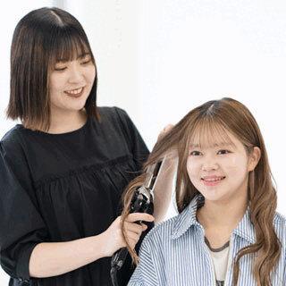 学生によるヘアセットサロン